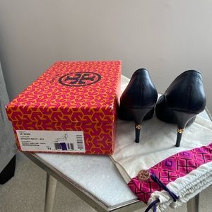 Tory Burch Bernice Navy Pumps size 11